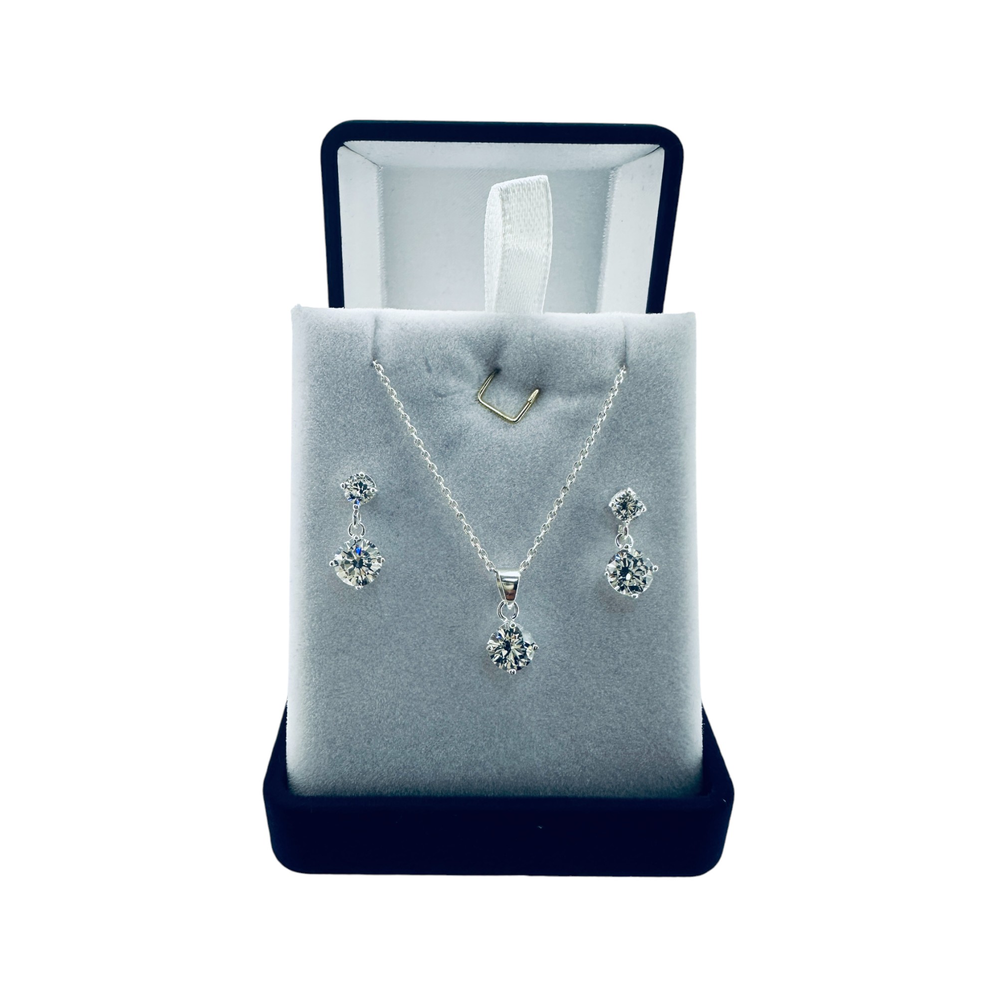 conjunto-de-plata-con-circones-engarzados-diseno-redondo