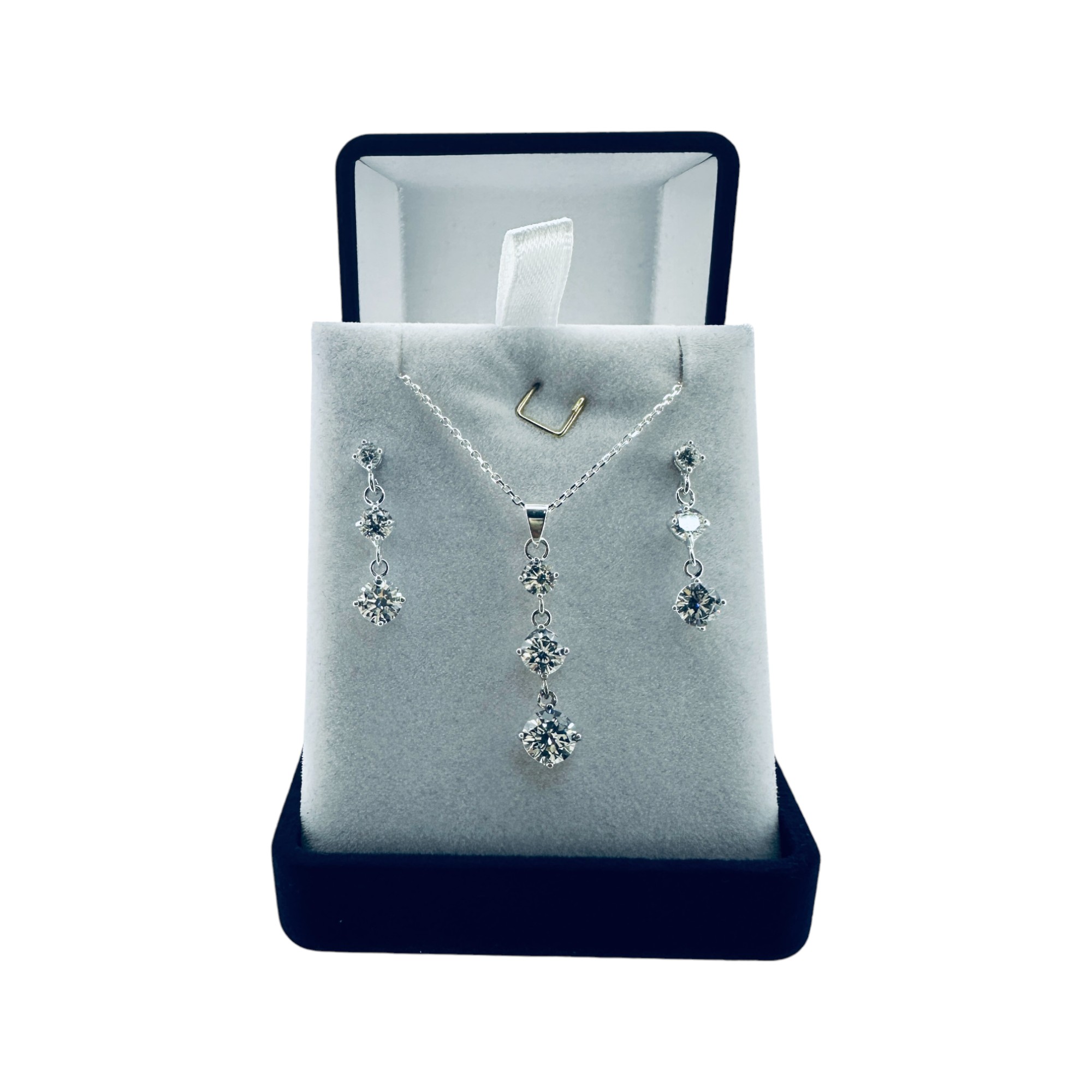 conjunto-de-plata-con-circones-engarzados-diseno-triple-redondo